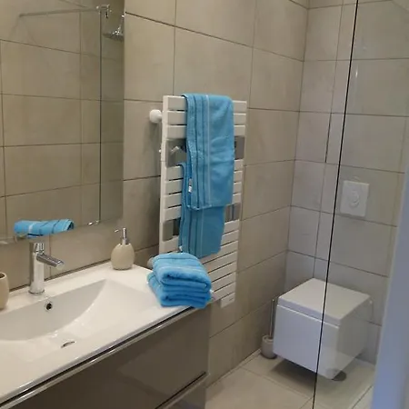 图尔拉克海滨公寓 公寓 *